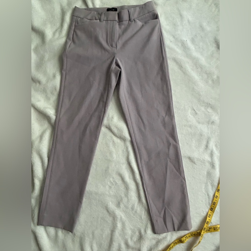 White House Black Market The Slim Ankle Pant; Lavender Pants GUC size 00;